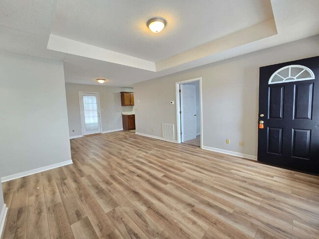 Photo - 308 Cunningham Ln