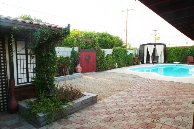 Photo - 3705 S Terrace Rd Unit Ensuite