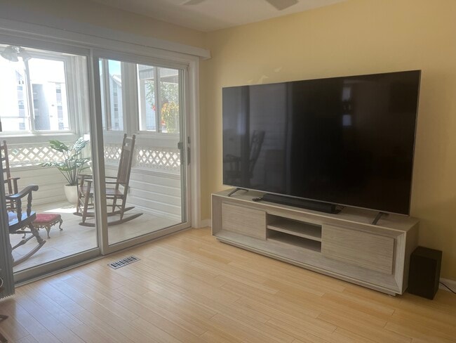Photo - 175 Atlantic Ave Unidad #A