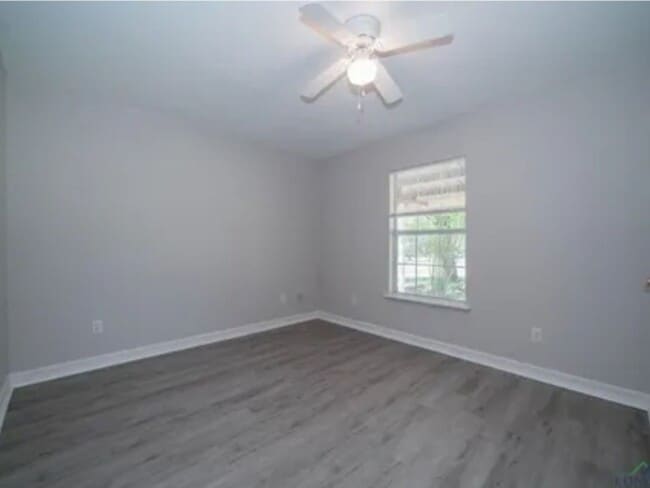 Photo - 2861 N Market St