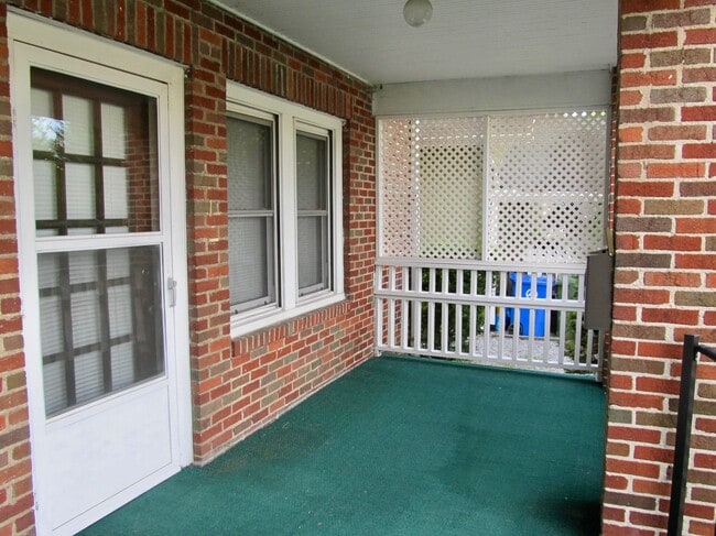 Photo - 24 Fairfax Ave Unit Apt #1
