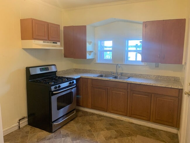 Photo - 4 Bedroom with Parking -York City SD