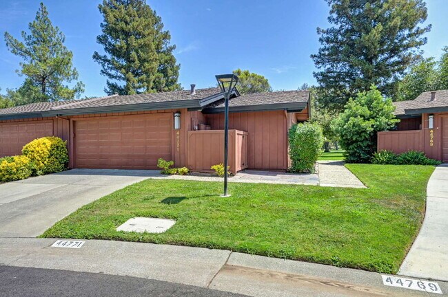 Fabulous condominium home on 6th Fairway of El Macero Country Club.