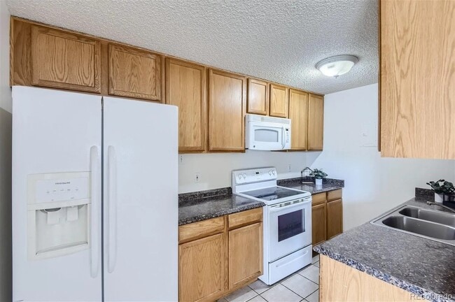 Kitchen - 2225 Buchtel Blvd S Unit 303