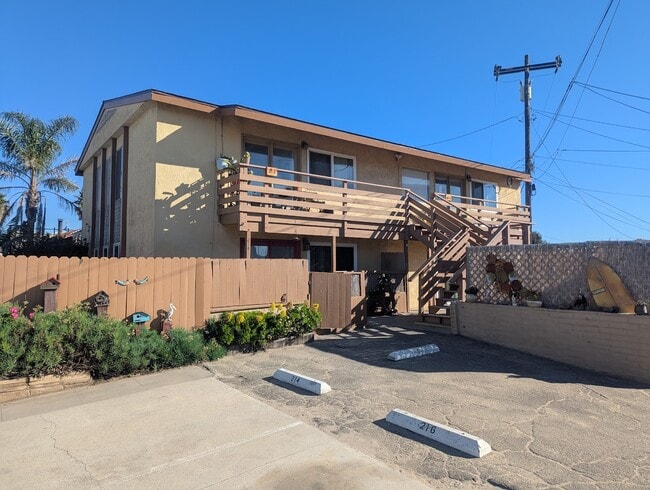 Building Photo - 214 Melrose Dr Unit 214