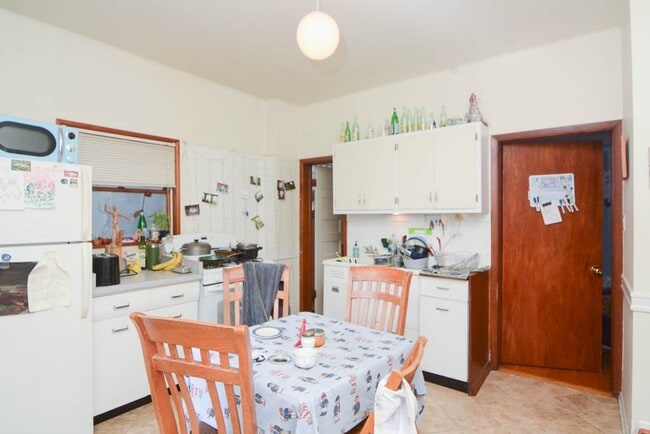 Photo - 2823 W Shakespeare Ave Unidad 3