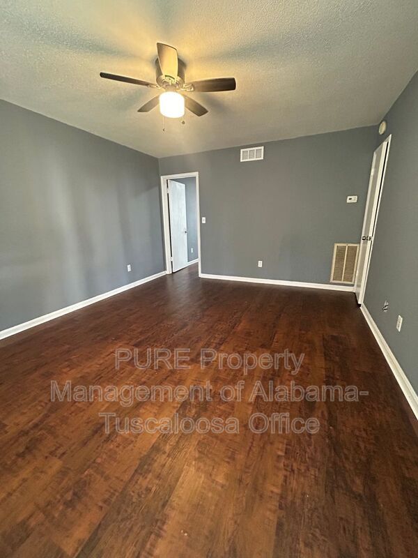 Photo - 1926 E 48th St Unidad A