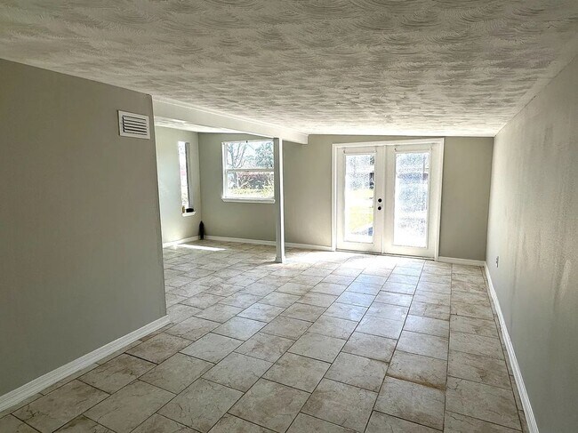 Photo - 417 Gano Ave