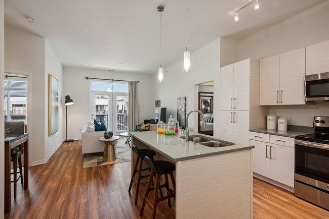 Kitchen w/ Island