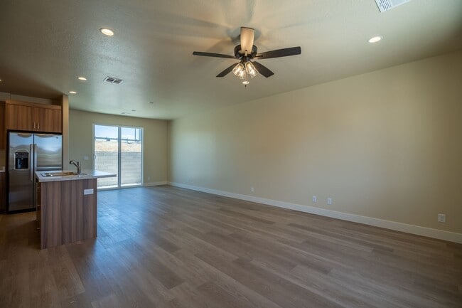 Photo - Newer Townhome Near Utah Tech