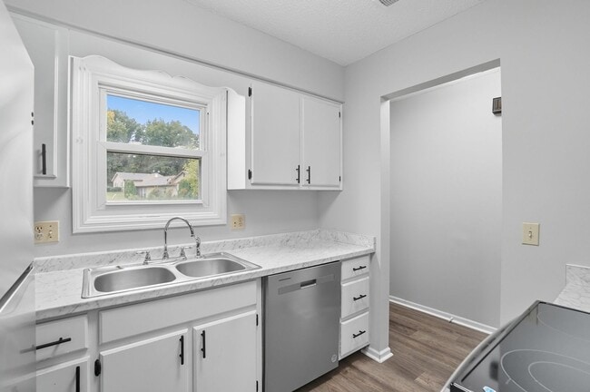 Photo - 812 Villa Park Ct