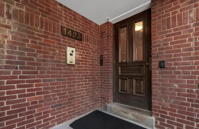 Photo - 1423 N Nash St