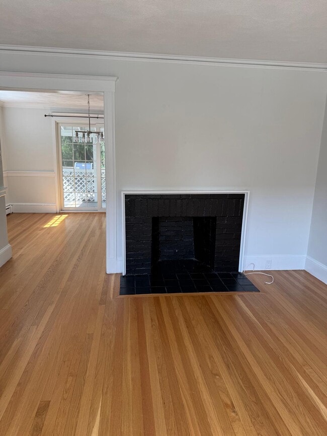 25 Farmington Rd