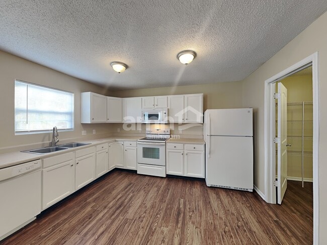 Photo - 10891 Albertson Dr