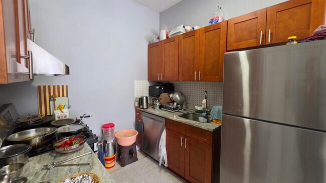 Photo - 100 Griffith St Unit 1R