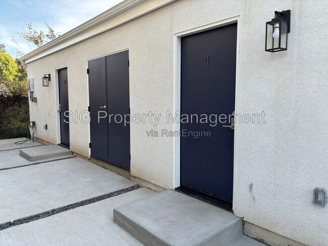 252 E Howard St Unit 5
