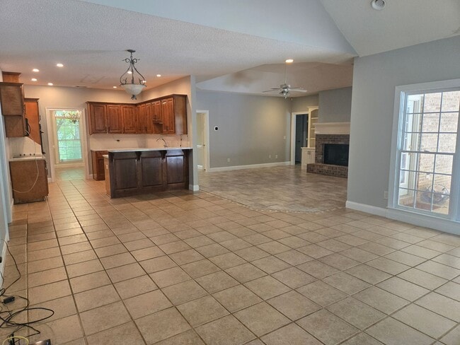 Photo - FOR RENT in HARRIS COUNTY with SWIMMING POOL! Available July 1st