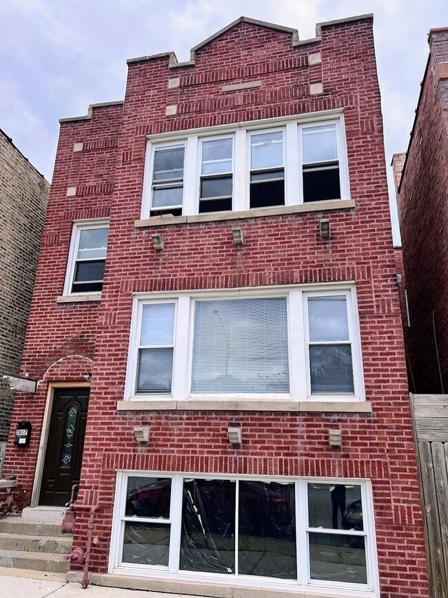 Building Photo - 2817 N Clybourn Ave Unit 2 Rental