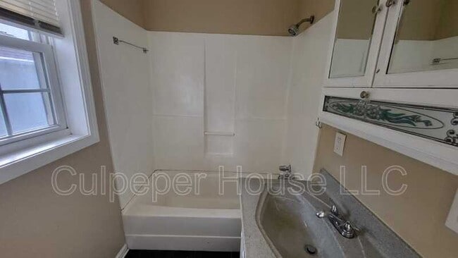 Photo - 2320 Mellwood Ave
