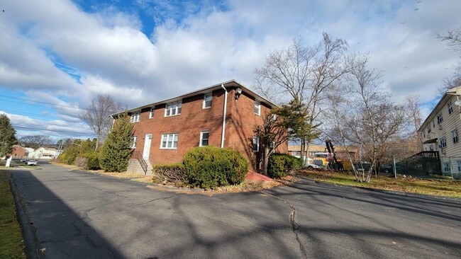 Photo - 75 Weybosset St Apartments Unit 1R