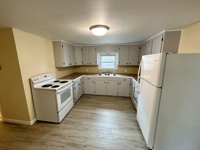 Photo - 24 Aldrich St Unit 2R
