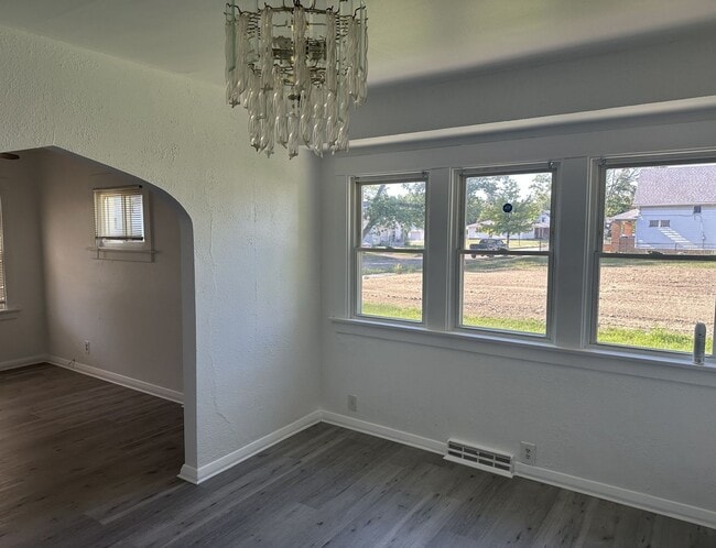 Photo - 630 Marmion Ave
