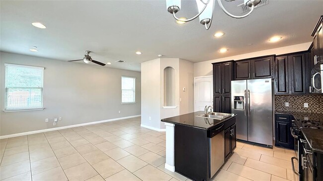 Photo - 1001 Zodiac Ln