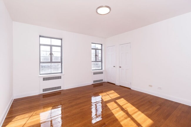 Photo - The Leslie — A Private Garden Enclave for the Modern New Yorker Unit 54W