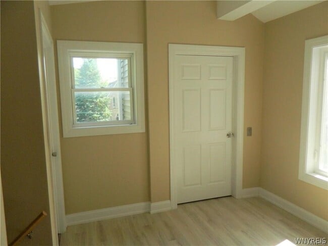 Photo - 417 Center St