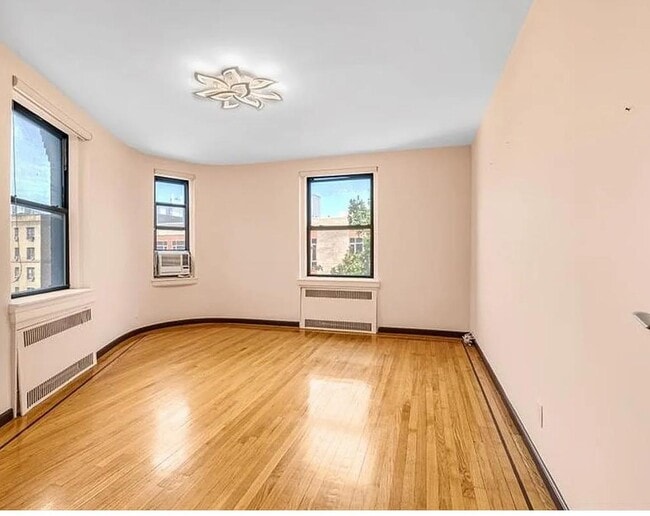 Building Photo - 255 Bronx River Rd