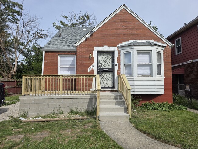 Photo - 2302 Tyler St