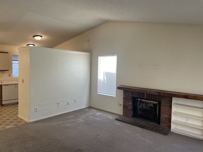 Photo - Located in the Heart of Tehachapi!