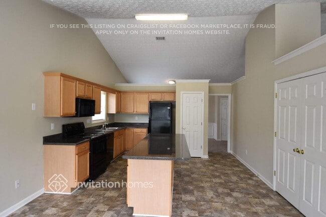Photo - 310 Ballyshannon Dr