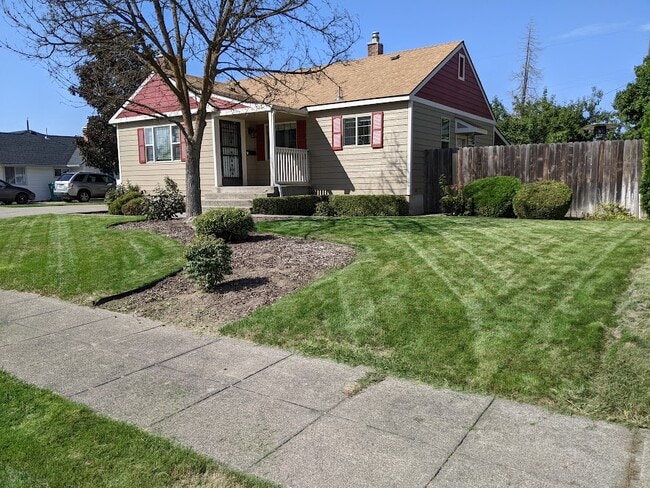 Photo - 2310 W Kiernan Ave