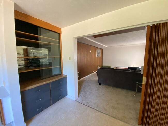 Photo - Lewis & Clark Graduate/Law Students ONLY Unit Room 1