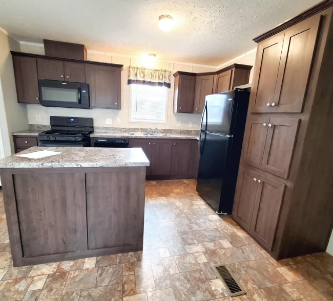 Building Photo - 9791 Spinnaker Dr