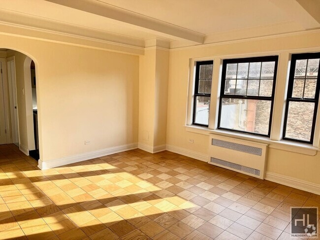 Building Photo - SUNNY Christopher Street Studio Unit 6A Rental