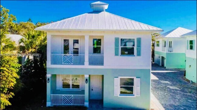 Building Photo - 667 SW Cleveland Ave Unit 3