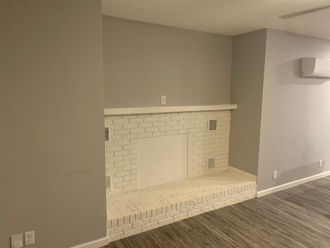 Photo - 811 E Red Bud Rd Unit 102