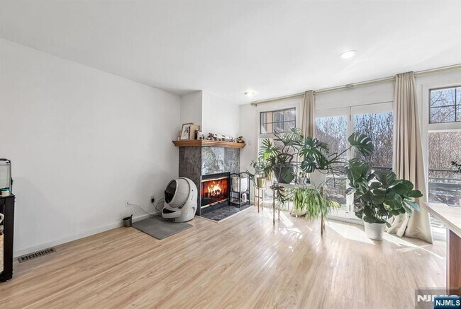 16 Grand Cove Way Unit C16