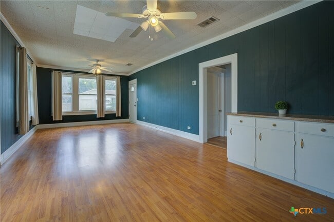 Photo - 262 Clemens Ave