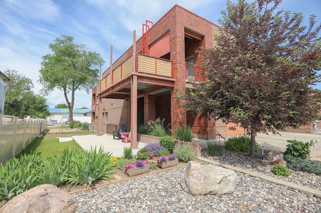 2 bedroom, 2 Bath - 2 bedroom, 2 Bath House