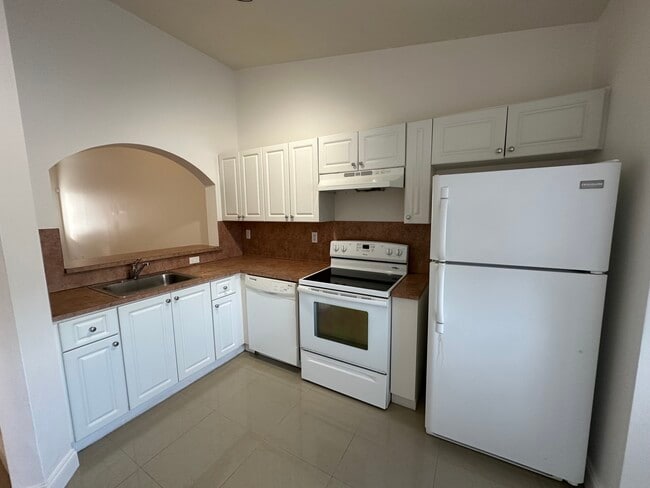 Photo - 2921 SE 12th Rd Unit 203