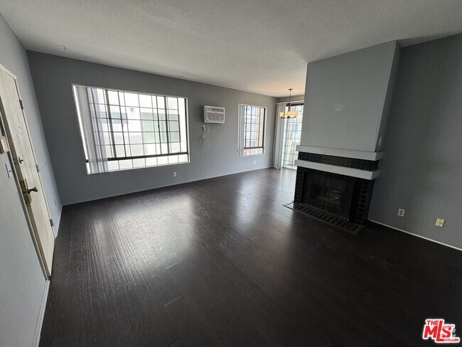 Building Photo - 3648 Motor Ave Unit 105 Rental