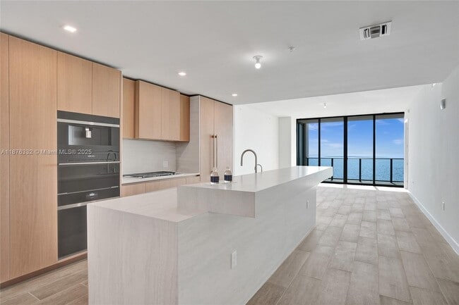 Building Photo - 900 N Ocean Blvd Unit 1904 Rental