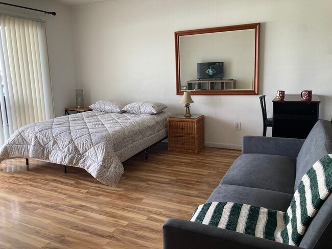 Photo - 355 Kalanianaole St