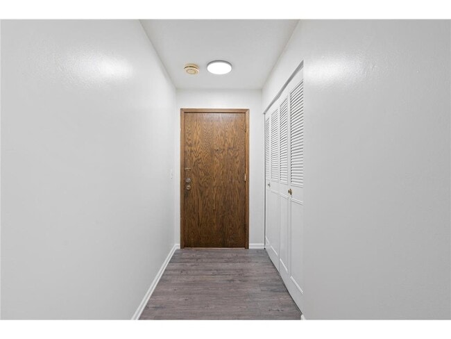 Building Photo - 3200 Virginia Ave S Unit 209