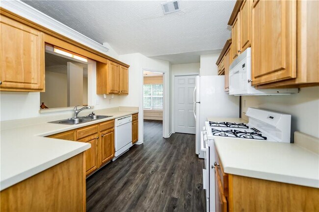 Photo - 805 Lewis Ridge Cir