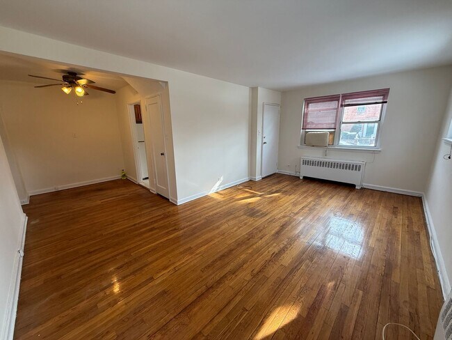 Photo - 194-01 37th Ave Unidad 1st Floor