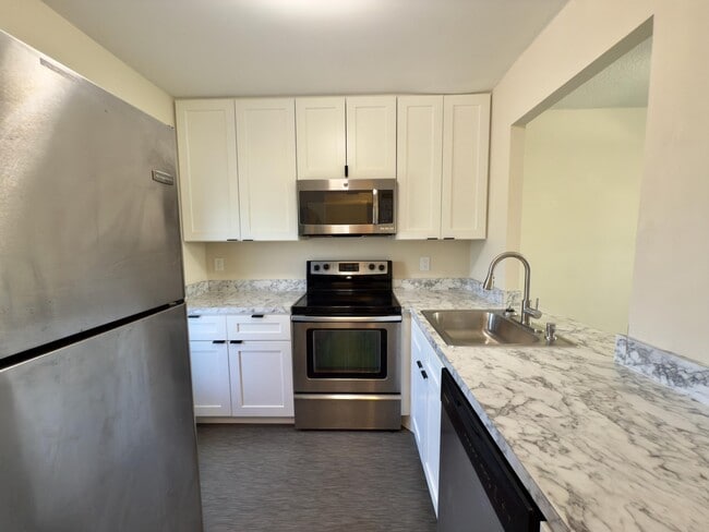 Photo - 560 SE 2nd Ave